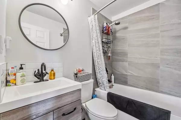 19782 150 AVE Pitt Meadows, BC V3Y 1Z1