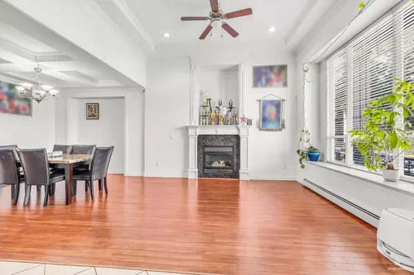 Surrey, BC V3V 7C3,12168 96a AVE