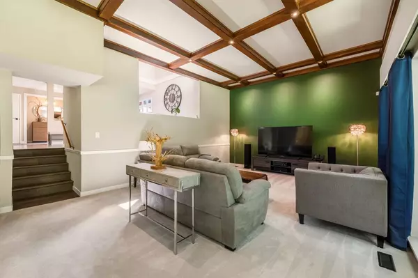 North Vancouver, BC V7R 4S1,5655 White Pine LN