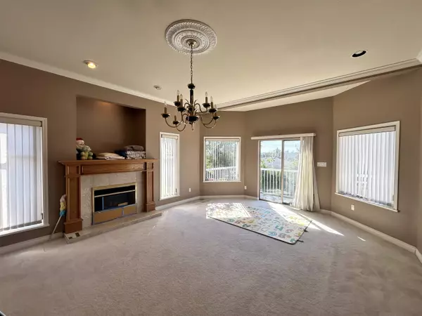 Burnaby, BC V5B 2J4,6262 Kitchener ST