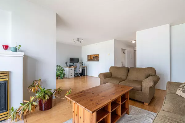 Coquitlam, BC V3B 7L2,1180 Pinetree WAY #603