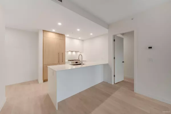 Coquitlam, BC V3J 0S4,537 Cottonwood AVE #1407