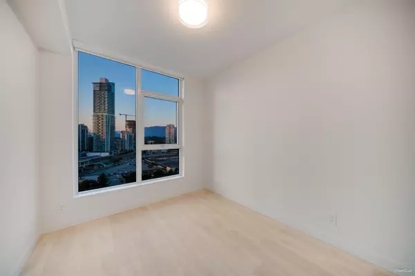 537 Cottonwood AVE #1407 Coquitlam, BC V3J 0S4