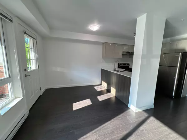 Surrey, BC V3T 0M6,10688 140 ST #103