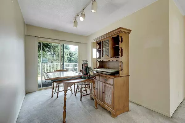 14069 115a AVE Surrey, BC V3R 2R6