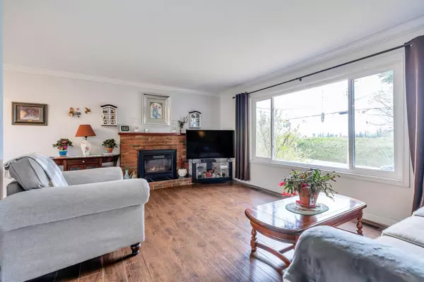 Abbotsford, BC V2T 6M6,2096 Martens ST