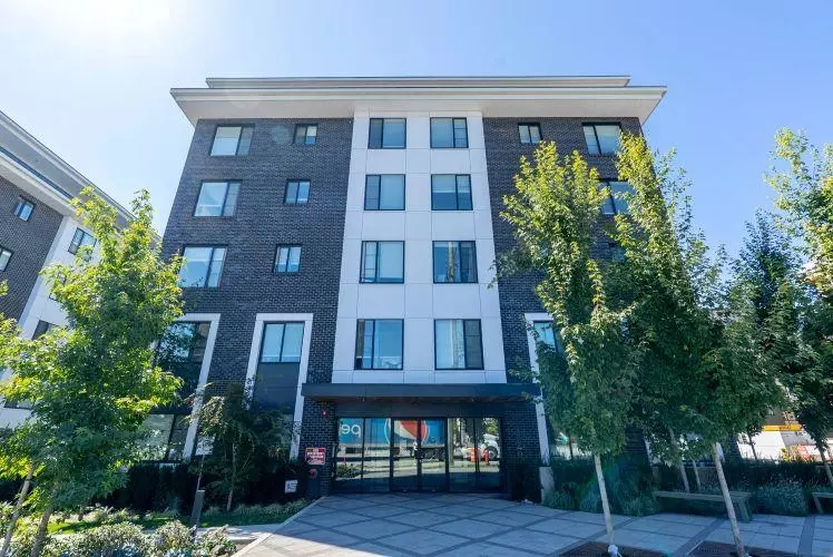 15848 Fraser HWY #304, Surrey, BC V4N 6X6