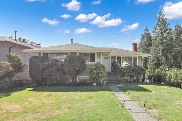 North Vancouver, BC V7N 1A7,203 E 26th ST