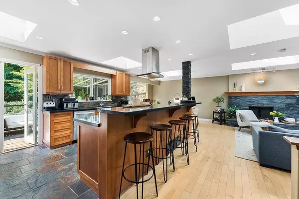 4393 Glencanyon DR, North Vancouver, BC V7N 4B4
