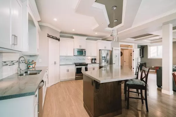 Maple Ridge, BC V2W 0G2,10543 248 ST