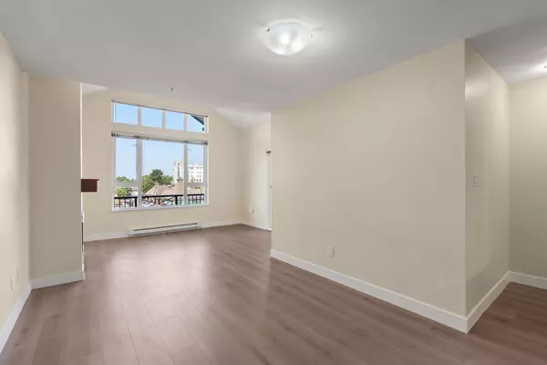 Vancouver, BC V5S 4W6,7089 Mont Royal SQ #417