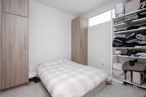 13350 Central AVE #4305 Surrey, BC V3T 0S1