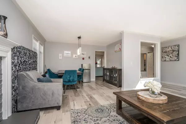 12549 21a AVE Surrey, BC V4A 7H6