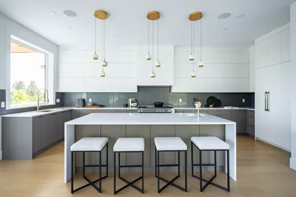 3180 Benbow RD West Vancouver, BC V7V 3E2