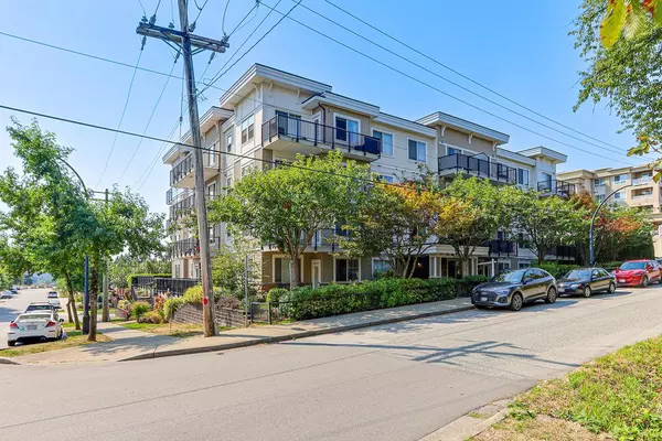 Maple Ridge, BC V2X 8Z8,22290 North AVE #307