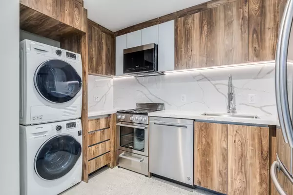 Vancouver, BC V6E 1H1,1170 Barclay Street #405