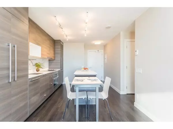 Surrey, BC V3T 1V6,13398 104 AVE #2009