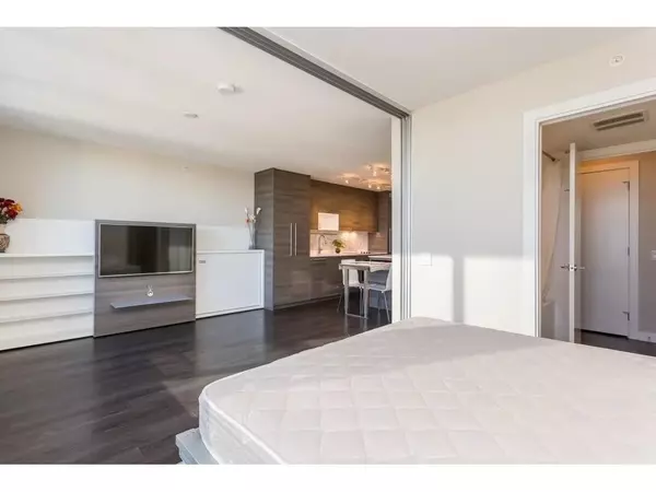 13398 104 AVE #2009 Surrey, BC V3T 1V6