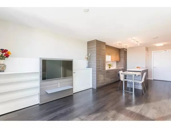 13398 104 AVE #2009 Surrey, BC V3T 1V6