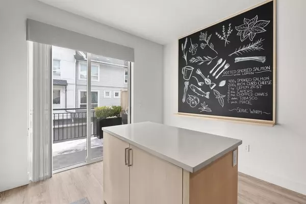 Surrey, BC V4N 6S7,9718 161a ST #63