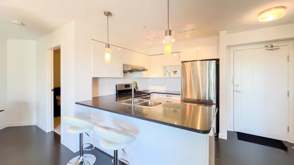 Richmond, BC V6W 0B3,10880 No. 5 RD #323