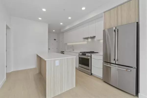 Vancouver, BC V5N 0K1,2450 Garden DR #212