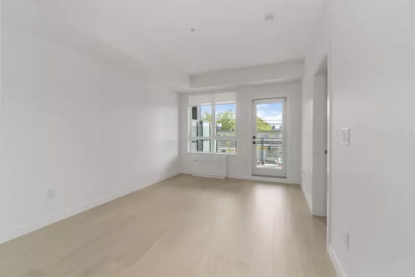 Vancouver, BC V5N 0K1,2450 Garden DR #212