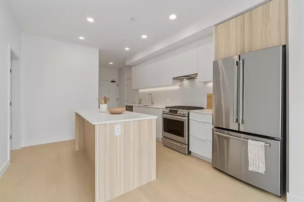 Vancouver, BC V5N 0K1,2450 Garden DR #212