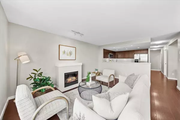 Richmond, BC V6X 0A1,8120 Lansdowne RD #602