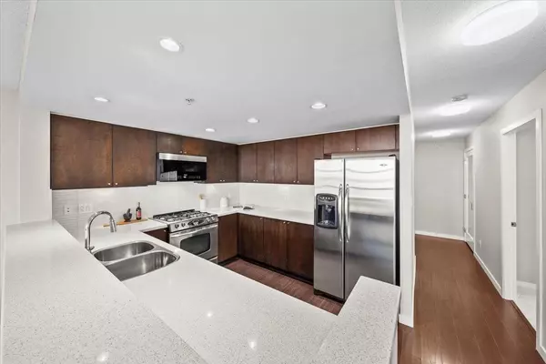 Richmond, BC V6X 0A1,8120 Lansdowne RD #602