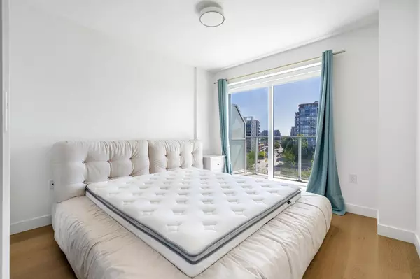 5766 Gilbert RD #802 Richmond, BC V6X 1B7