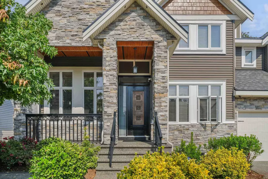 15913 92 AVE, Surrey, BC V4N 3A9