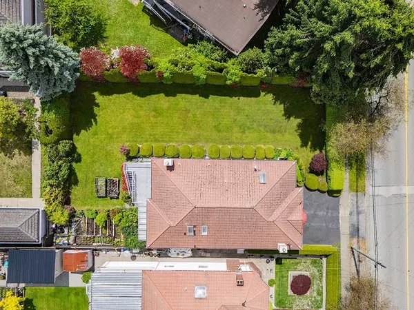 Burnaby, BC V5J 3V3,7168 Sussex AVE