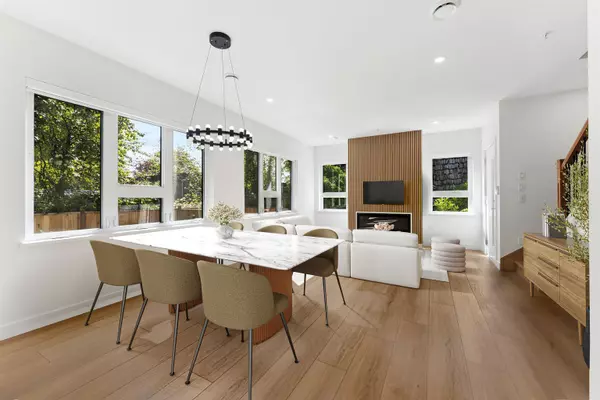 North Vancouver, BC V7J 2G4,842 St. Denis AVE
