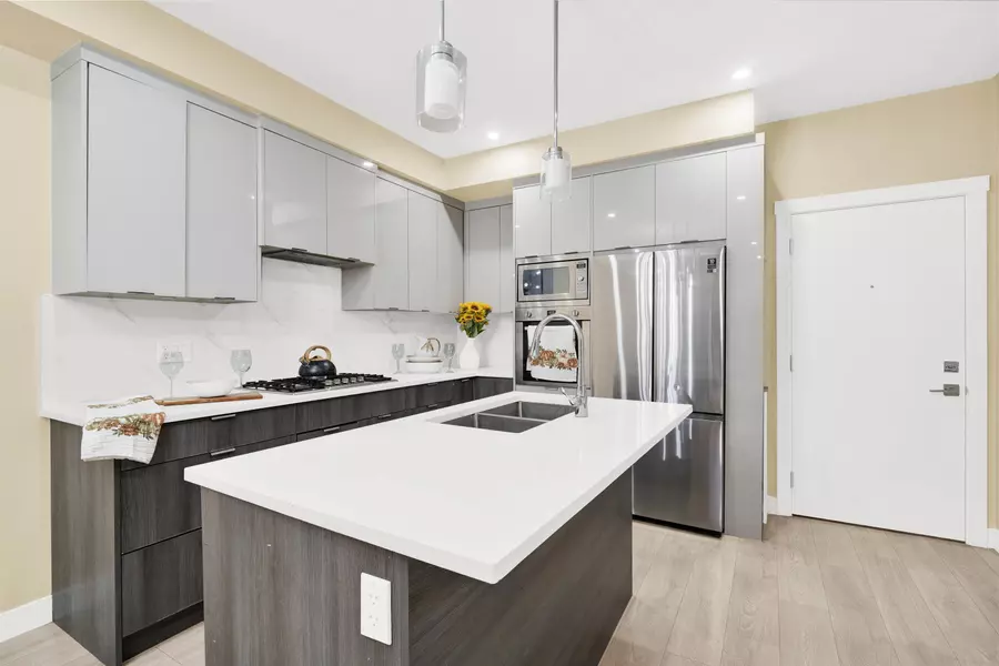 14438 72 AVE #B210, Surrey, BC V3S 0B6