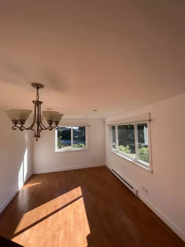 North Vancouver, BC V7N 1N2,280 E Carisbrooke RD