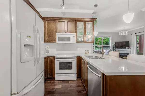 Surrey, BC V4A 1W8,15268 18 AVE #105