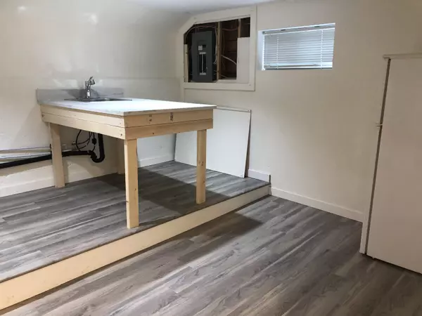 Burnaby, BC V5G 2K2,4136 Gilpin CRES #1