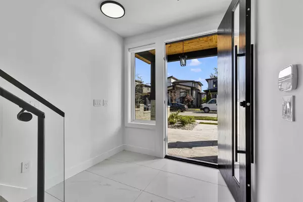 Surrey, BC V3Z 1A2,16649 18a AVE #102