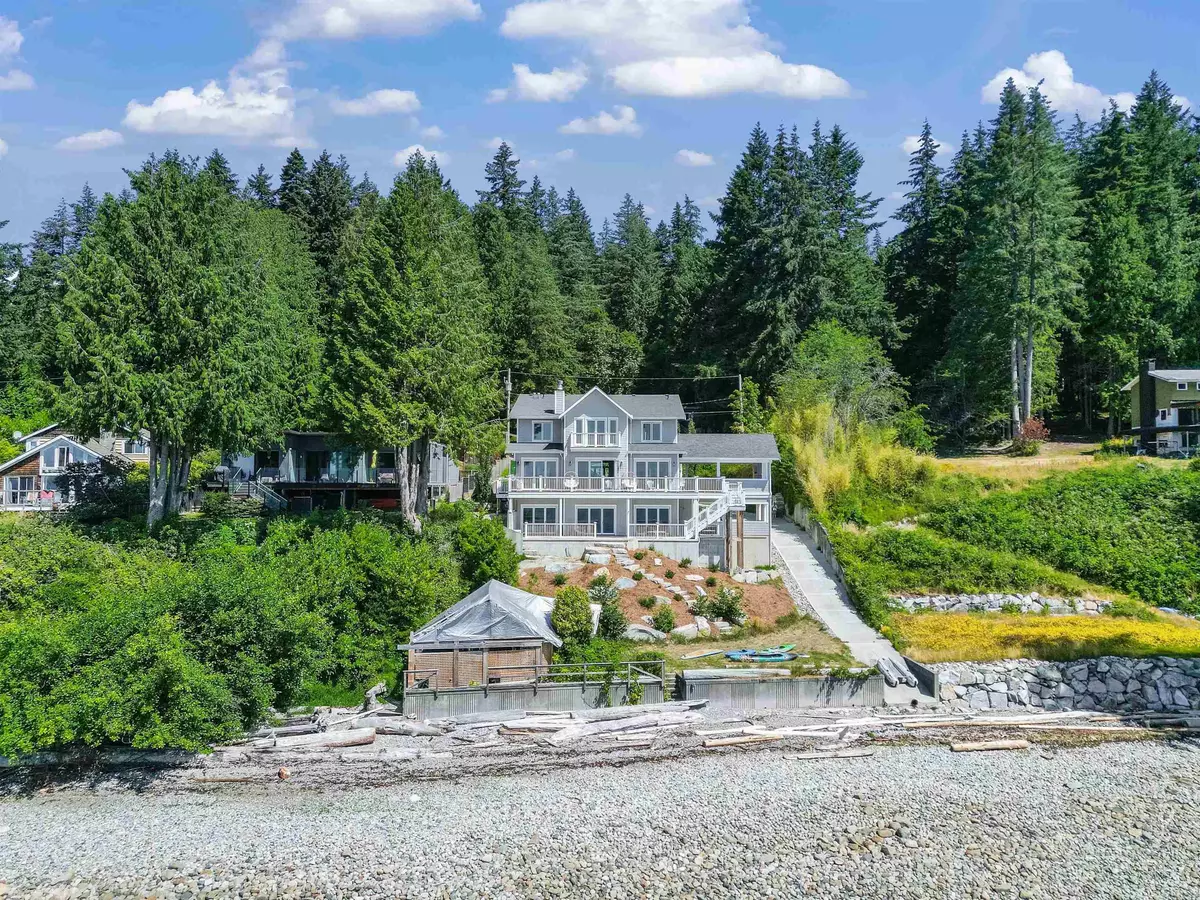 Roberts Creek, BC V0N 2W4,2585 Lower RD