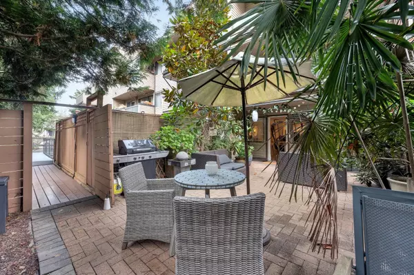 Vancouver, BC V6K 4K7,2190 W 7 AVE #111