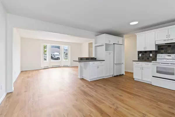 45773 Thomas RD Chilliwack, BC V2R 3N3