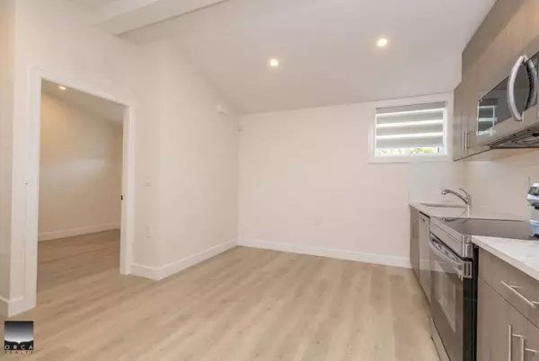 North Vancouver, BC V6P 4V6,7662 French Street ST