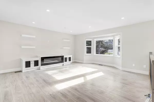 Surrey, BC V4P 1G3,15285 28 AVE