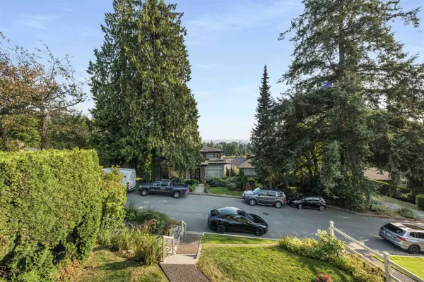 North Vancouver, BC V7N 1B1,342 E 26th ST