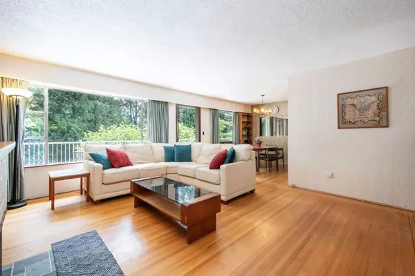 North Vancouver, BC V7J 2T5,1852 Appin RD