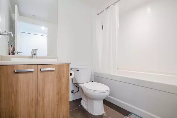 Surrey, BC V3T 0J5,13325 102a AVE #2903