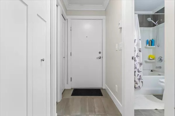 Chilliwack, BC V2P 6V4,45669 Mcintosh DR #207