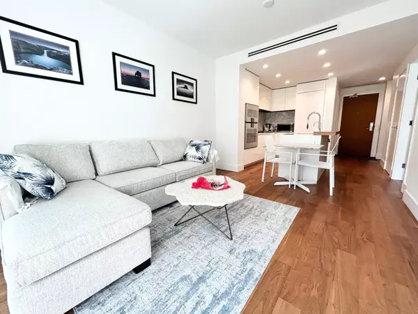 Vancouver, BC V5X 0J4,375 W 59th AVE #202
