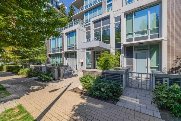 Burnaby, BC V5A 0E1,9060 University CRES #006